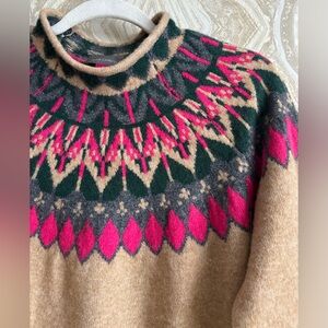 VINCE CAMUTO womens L Fairisle SWEATER camel Pink Green Nordic Ski SUPER SOFT